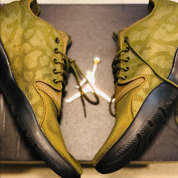 green camo jordans